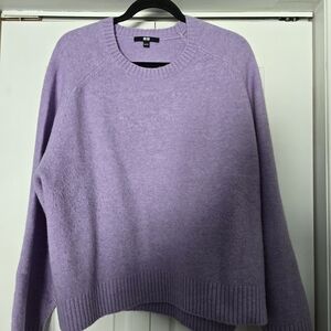 Uniqlo Women's Light Purple Crew Neck Sweater